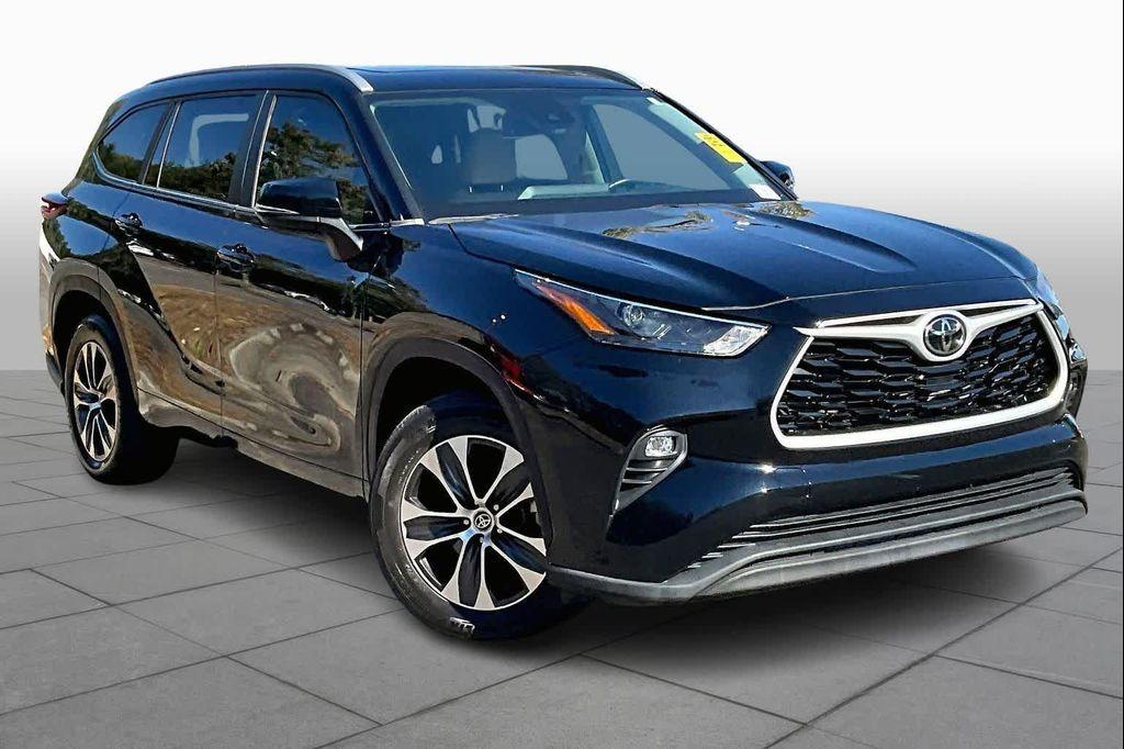 used 2023 Toyota Highlander car, priced at $39,723