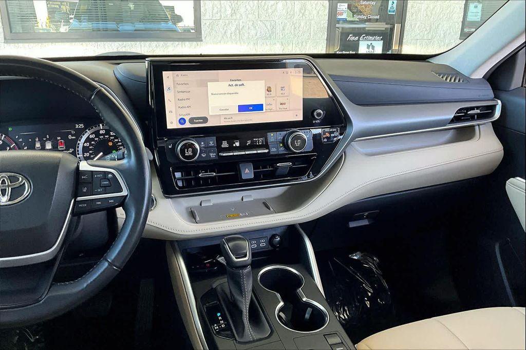 used 2023 Toyota Highlander car, priced at $39,723