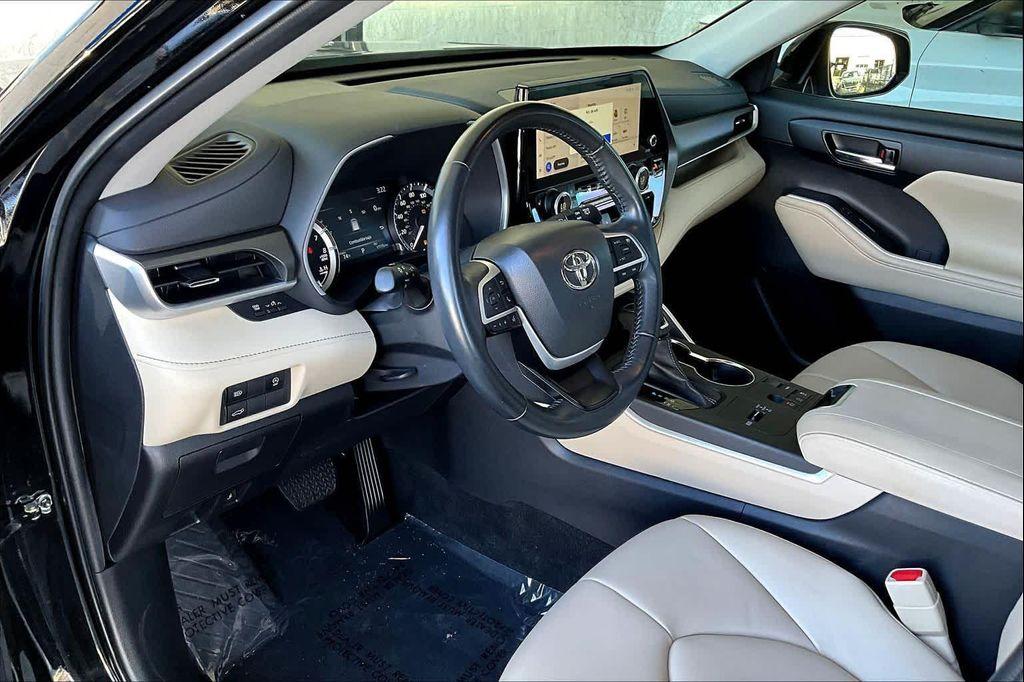 used 2023 Toyota Highlander car, priced at $39,723