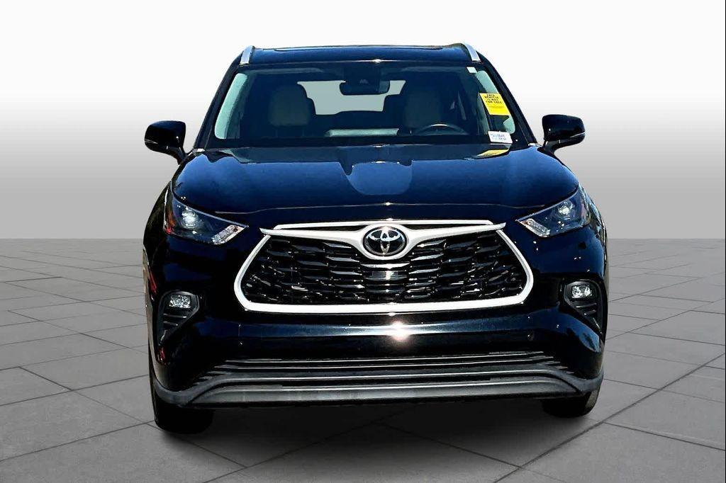 used 2023 Toyota Highlander car, priced at $39,723