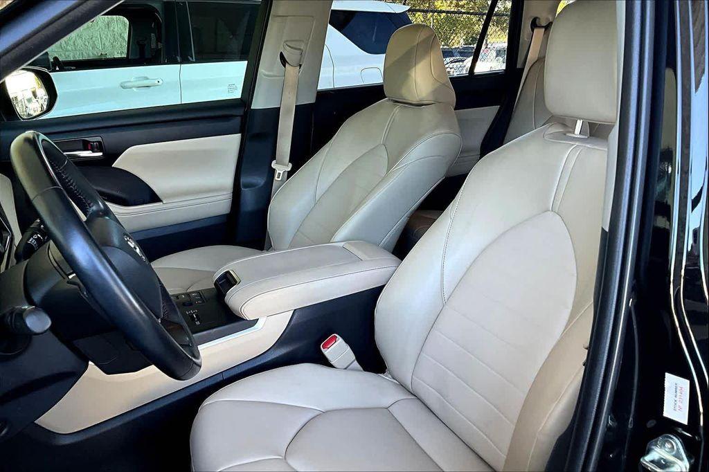 used 2023 Toyota Highlander car, priced at $39,723