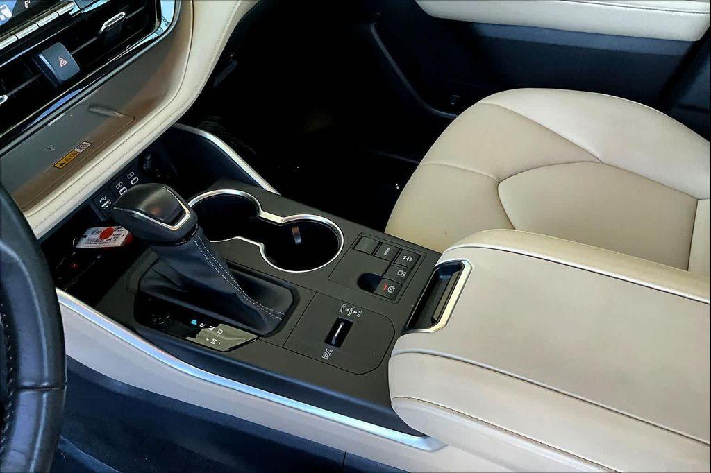 used 2023 Toyota Highlander car, priced at $39,723