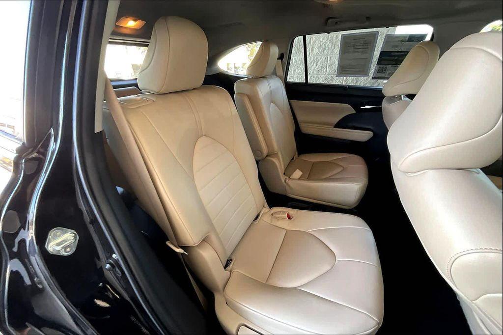 used 2023 Toyota Highlander car, priced at $39,723