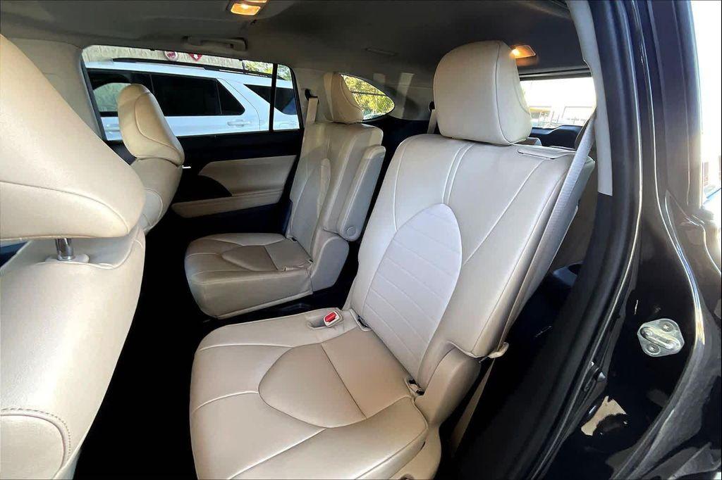 used 2023 Toyota Highlander car, priced at $39,723