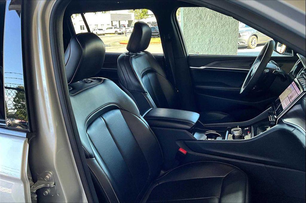 used 2024 Jeep Grand Cherokee L car, priced at $33,176