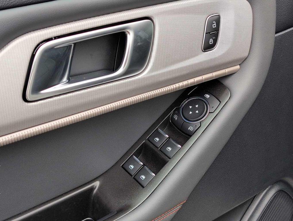 new 2025 Ford Explorer car, priced at $43,951