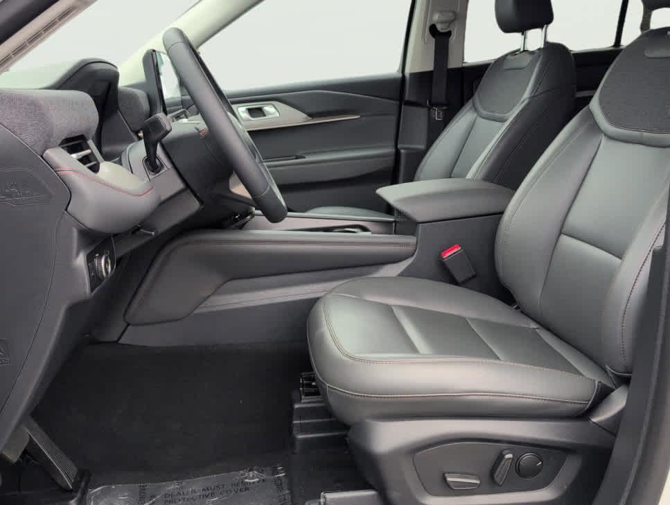 new 2025 Ford Explorer car, priced at $43,951