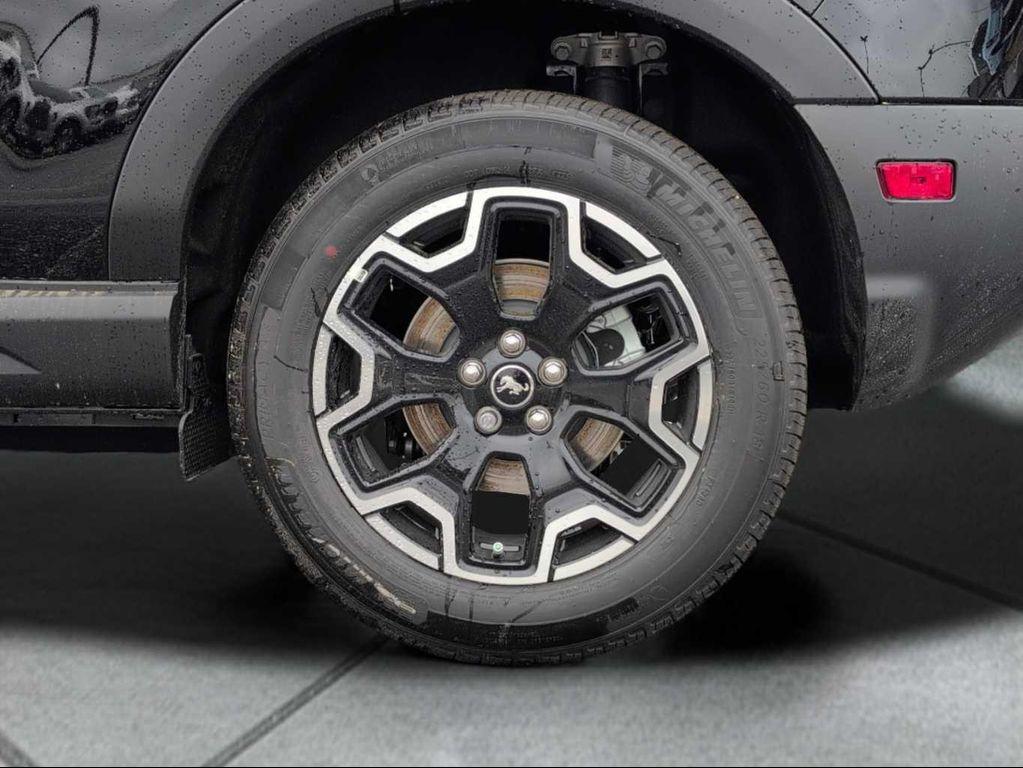 new 2025 Ford Bronco Sport car, priced at $40,676