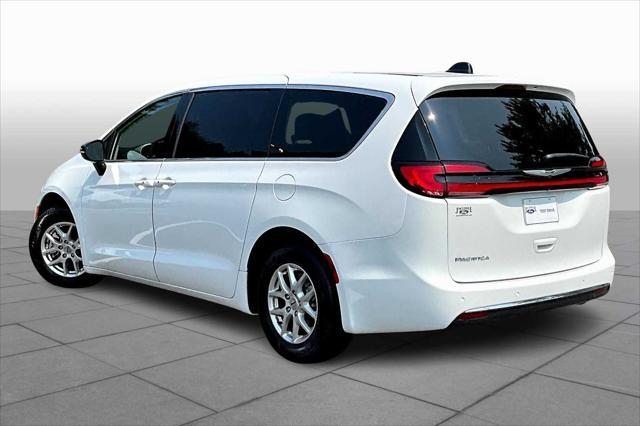 used 2024 Chrysler Pacifica car, priced at $35,999