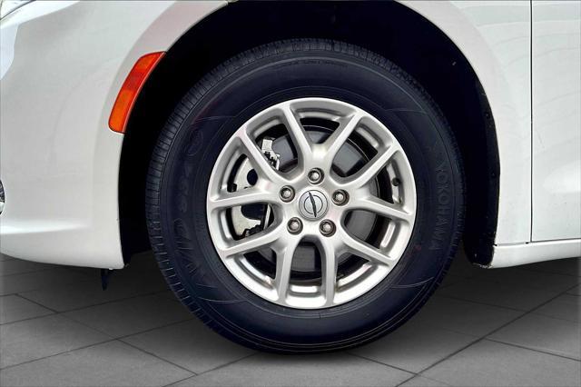 used 2024 Chrysler Pacifica car, priced at $35,999
