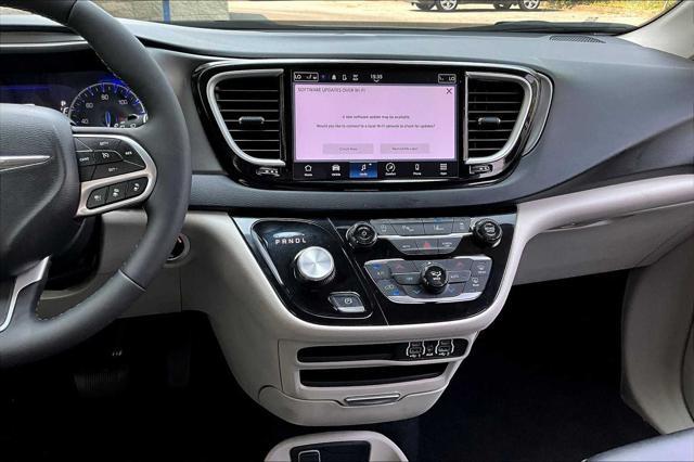 used 2024 Chrysler Pacifica car, priced at $35,999