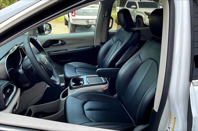 used 2024 Chrysler Pacifica car, priced at $35,999