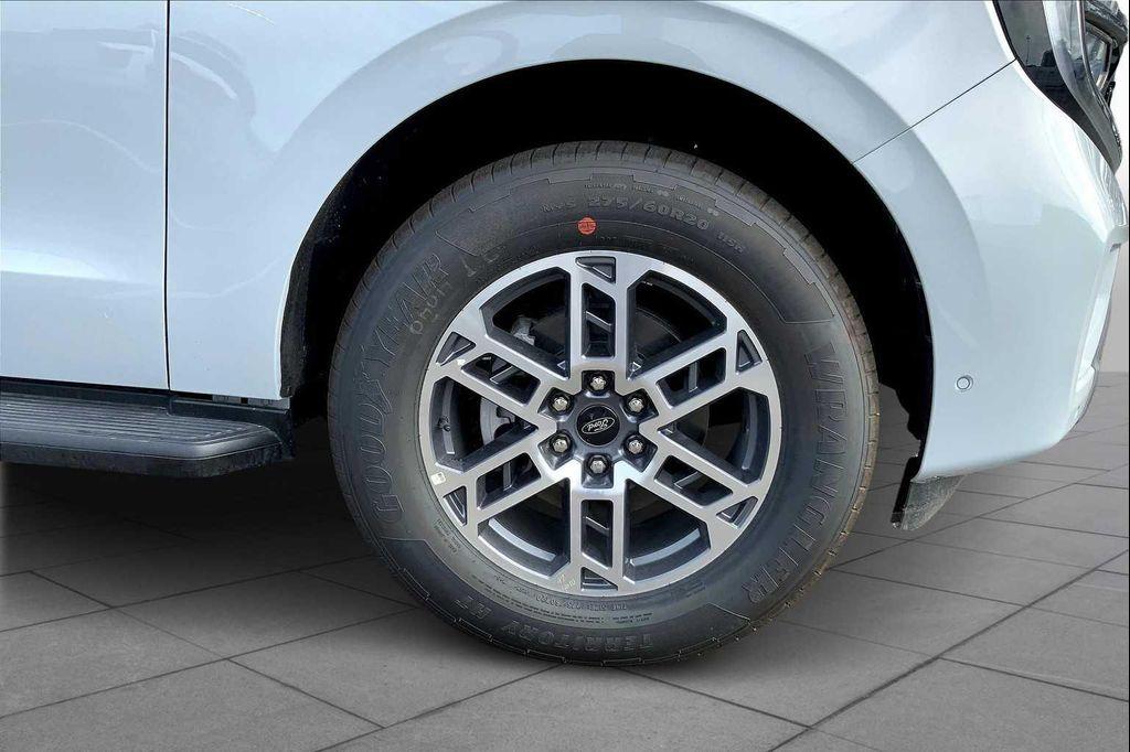 new 2025 Ford Expedition car, priced at $68,210