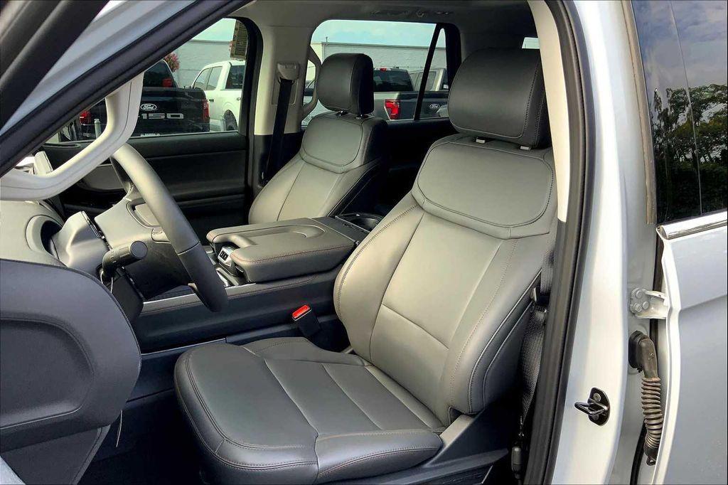 new 2025 Ford Expedition car, priced at $68,210