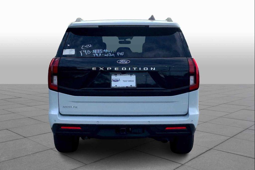 new 2025 Ford Expedition car, priced at $68,210