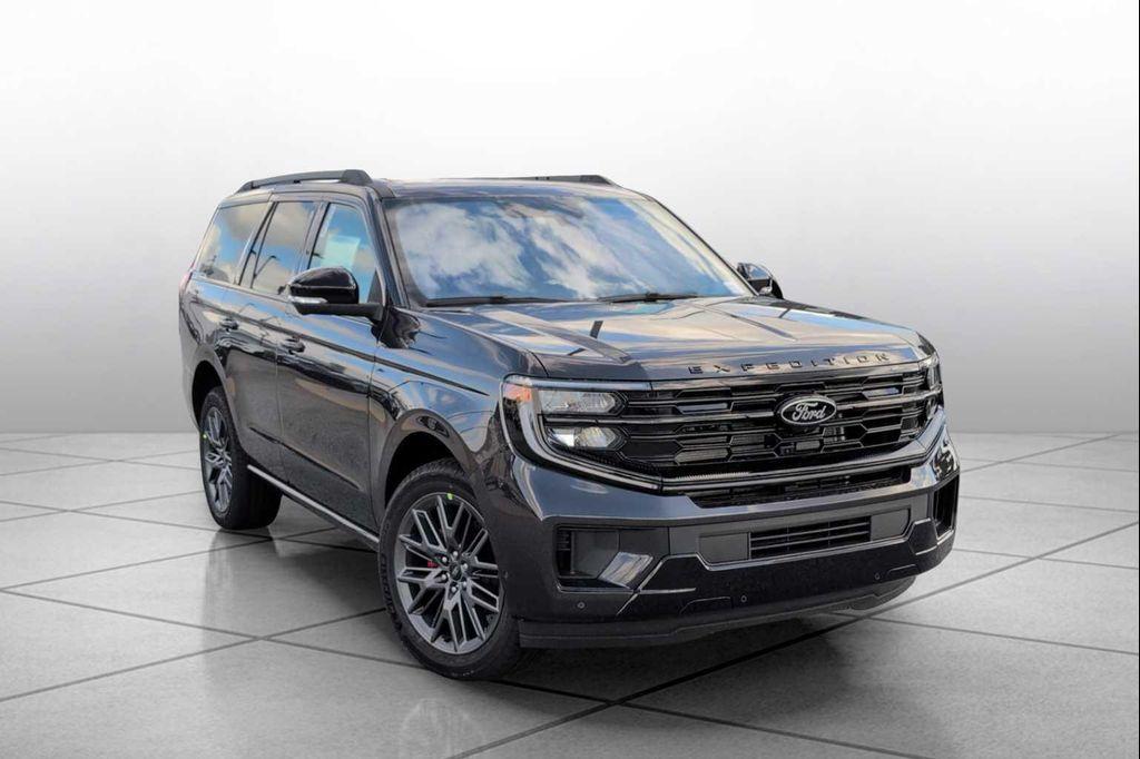 new 2025 Ford Expedition car, priced at $81,590