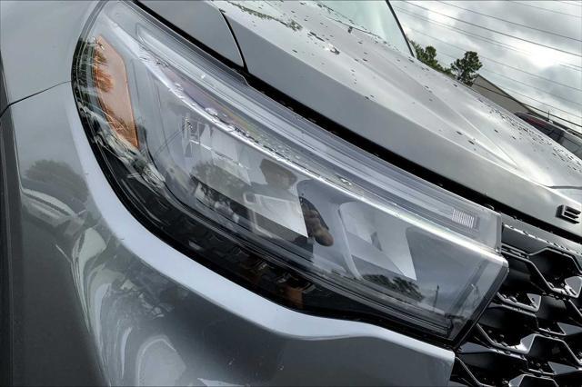 new 2025 Ford Explorer car, priced at $45,323