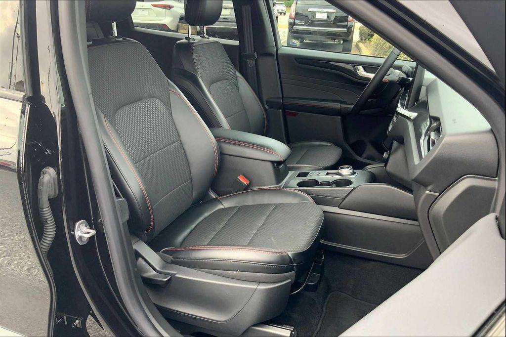 used 2024 Ford Escape car, priced at $24,950