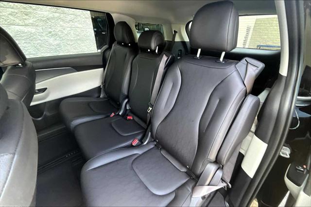 used 2023 Kia Carnival car, priced at $35,995
