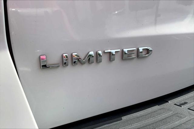 used 2023 Ford Expedition car, priced at $41,999