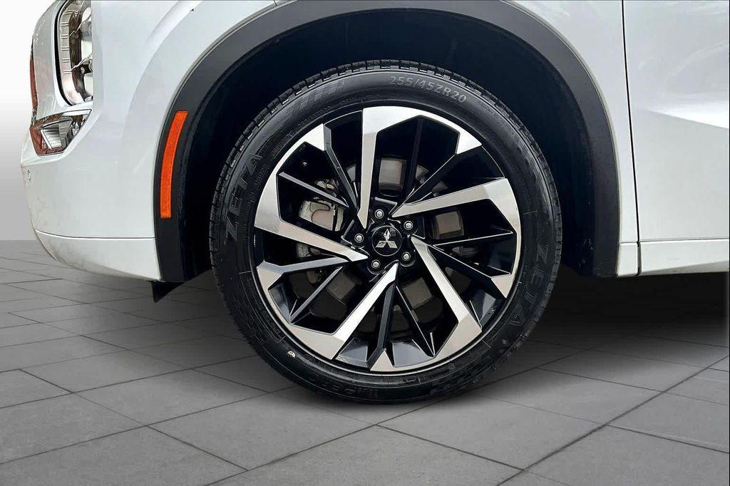 used 2023 Mitsubishi Outlander car, priced at $26,814