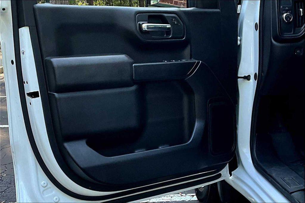 used 2024 GMC Sierra 1500 car, priced at $30,999