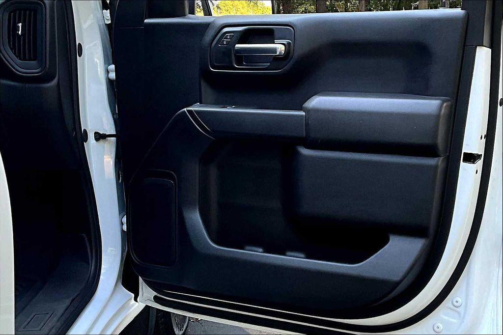 used 2024 GMC Sierra 1500 car, priced at $30,999