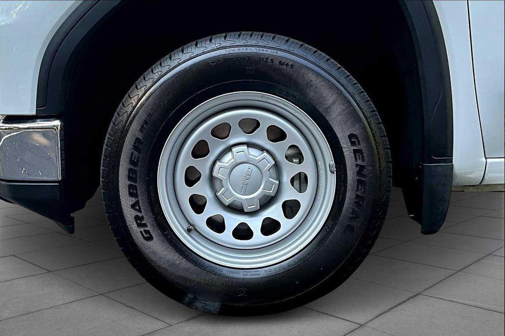 used 2024 GMC Sierra 1500 car, priced at $30,999