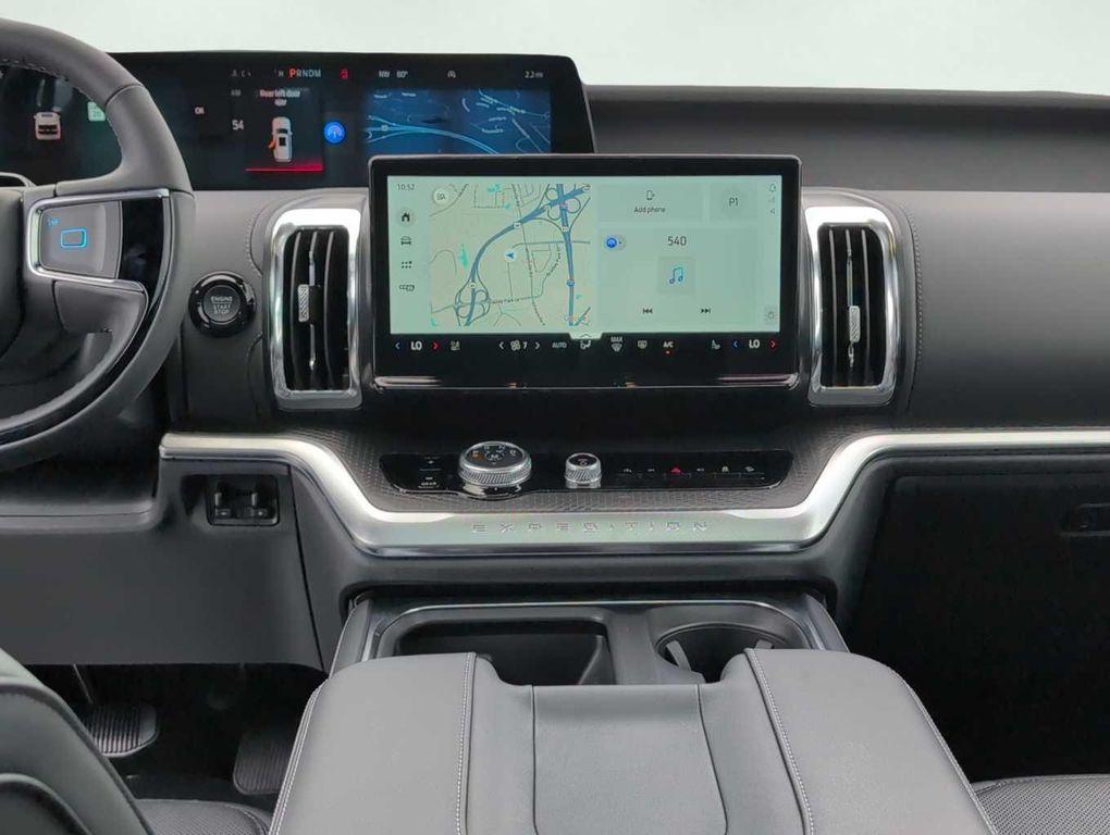 new 2025 Ford Expedition car, priced at $82,060