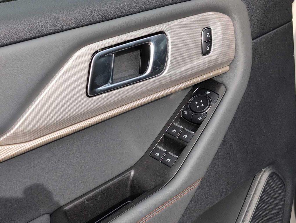 new 2025 Ford Explorer car, priced at $40,591
