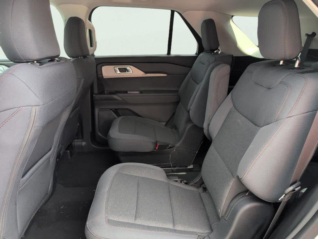 new 2025 Ford Explorer car, priced at $40,591