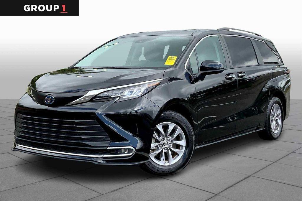 used 2023 Toyota Sienna car, priced at $37,664