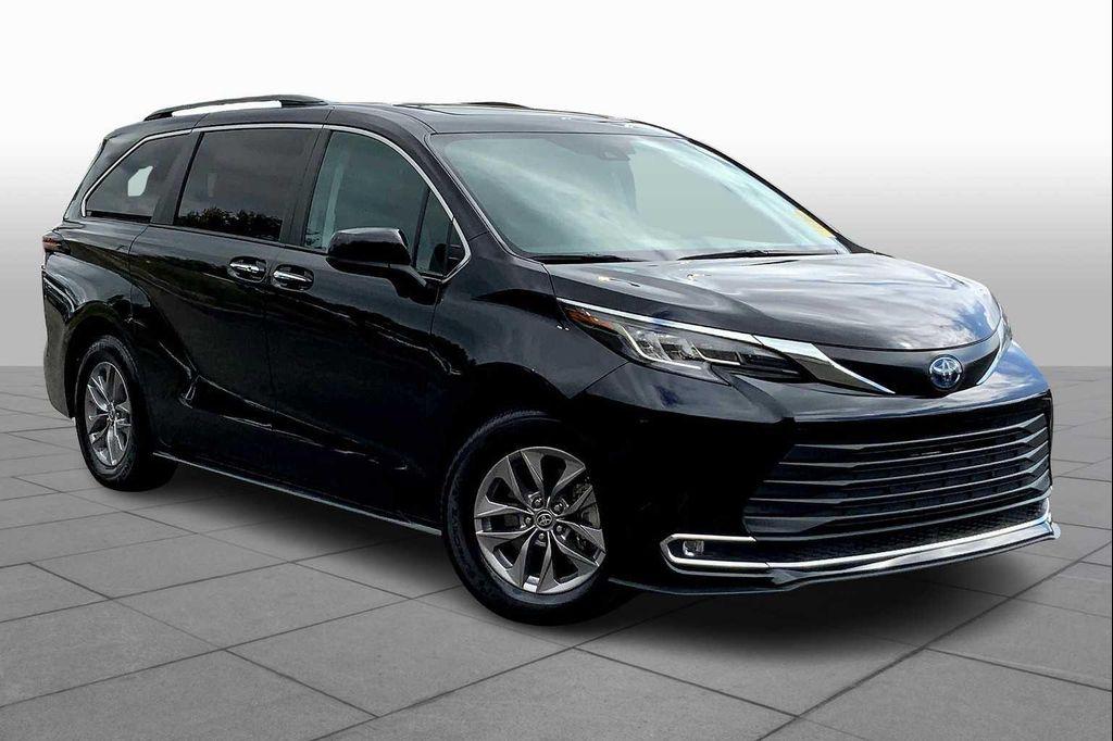 used 2023 Toyota Sienna car, priced at $37,664