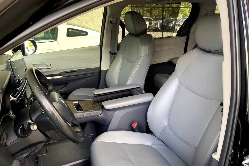 used 2023 Toyota Sienna car, priced at $37,664