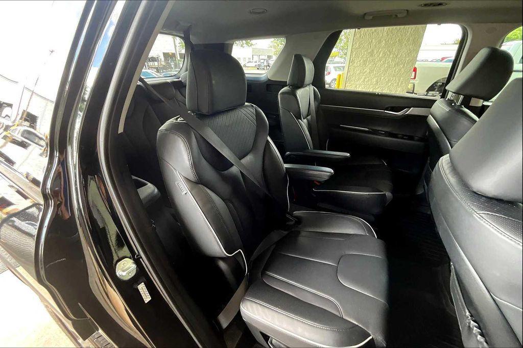 used 2024 Hyundai Palisade car, priced at $34,400