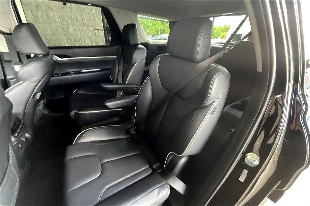 used 2024 Hyundai Palisade car, priced at $34,400