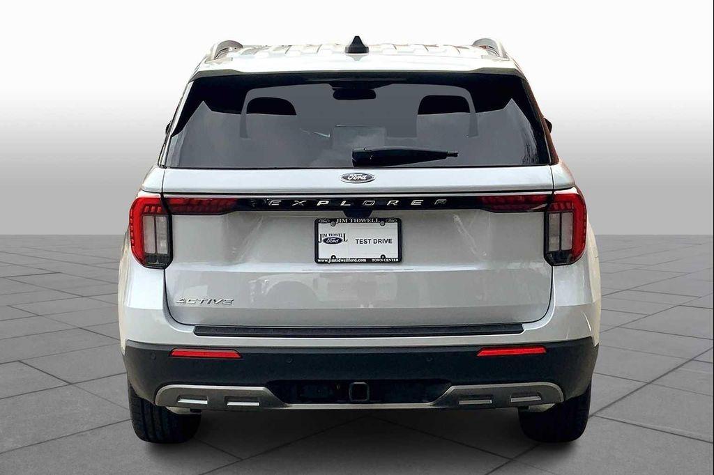 new 2025 Ford Explorer car, priced at $45,665