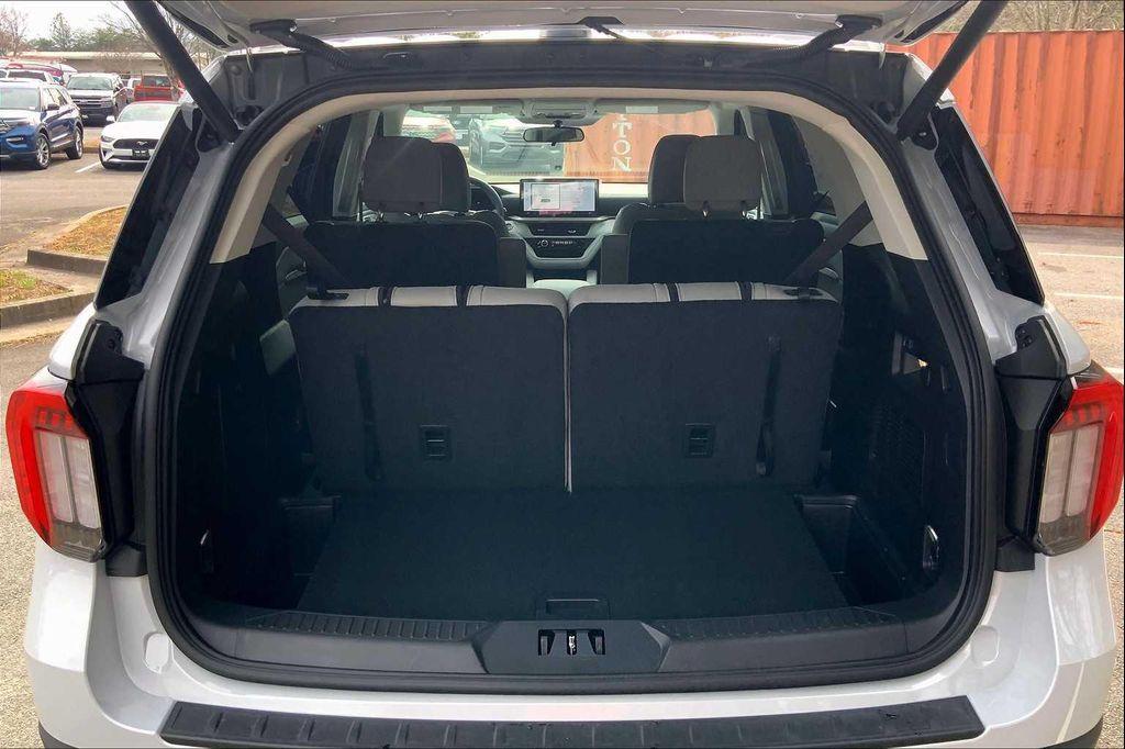 new 2025 Ford Explorer car, priced at $45,665