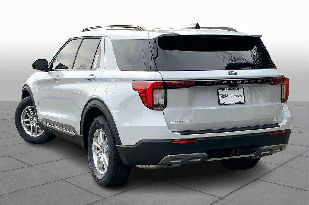 new 2025 Ford Explorer car, priced at $45,665