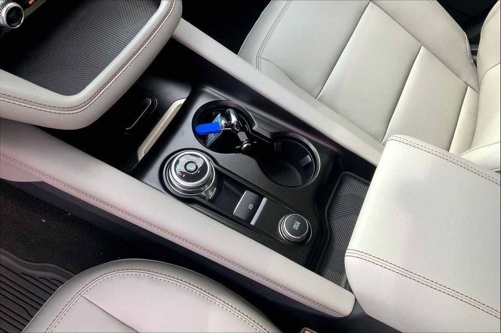 new 2025 Ford Explorer car, priced at $45,665