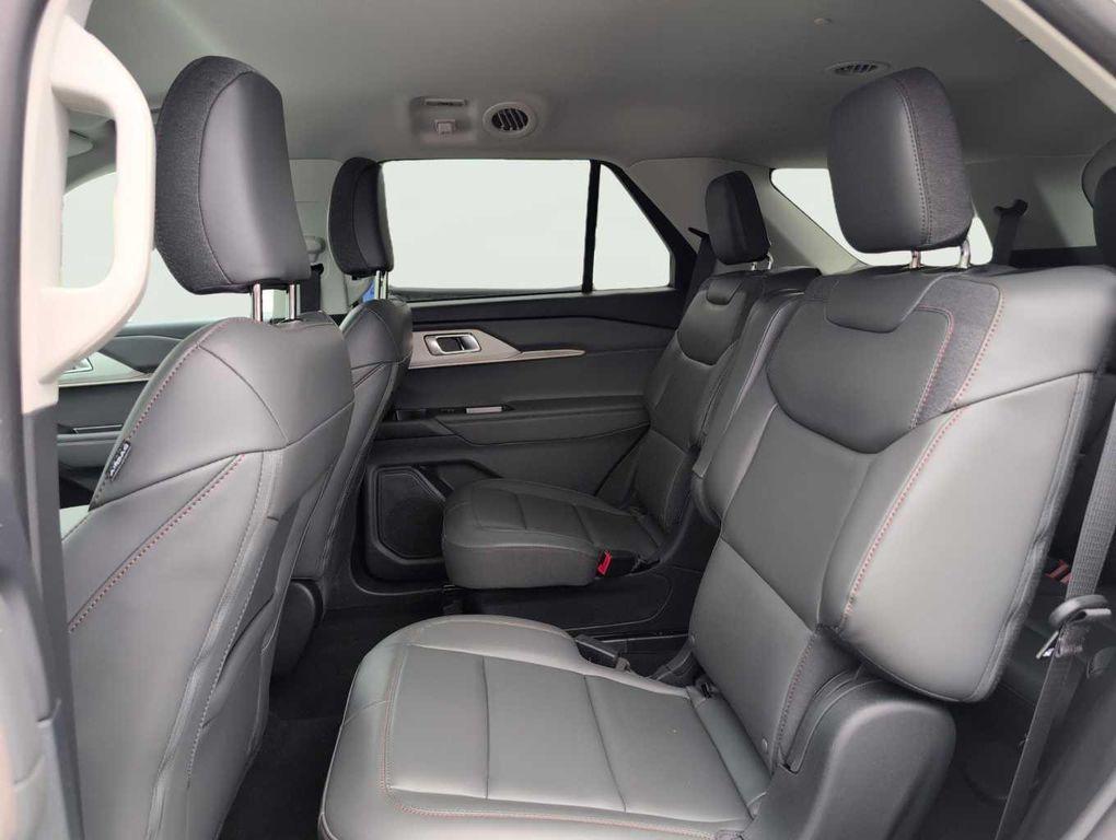new 2025 Ford Explorer car, priced at $43,622