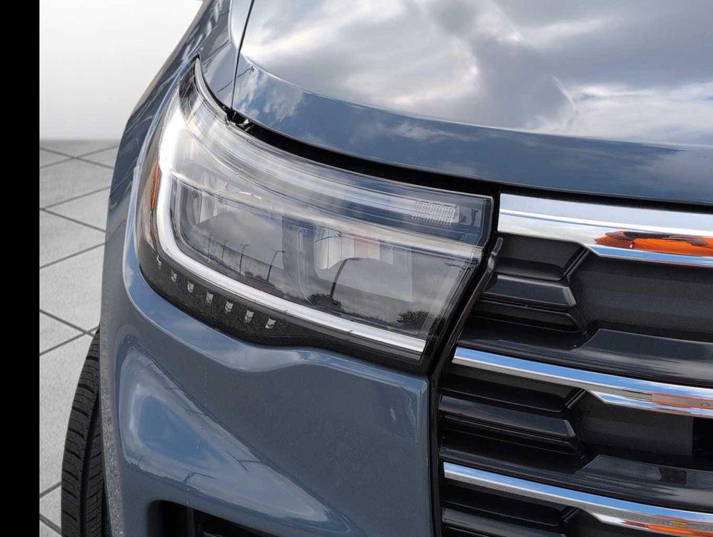 new 2025 Ford Explorer car, priced at $40,243