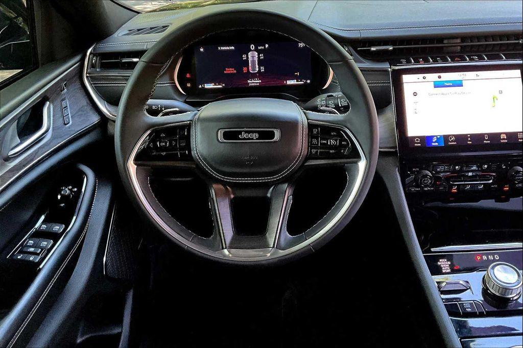 used 2024 Jeep Grand Cherokee car, priced at $39,400