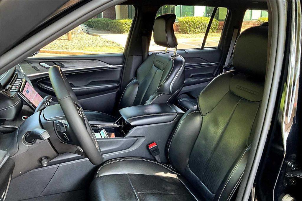 used 2024 Jeep Grand Cherokee car, priced at $39,400