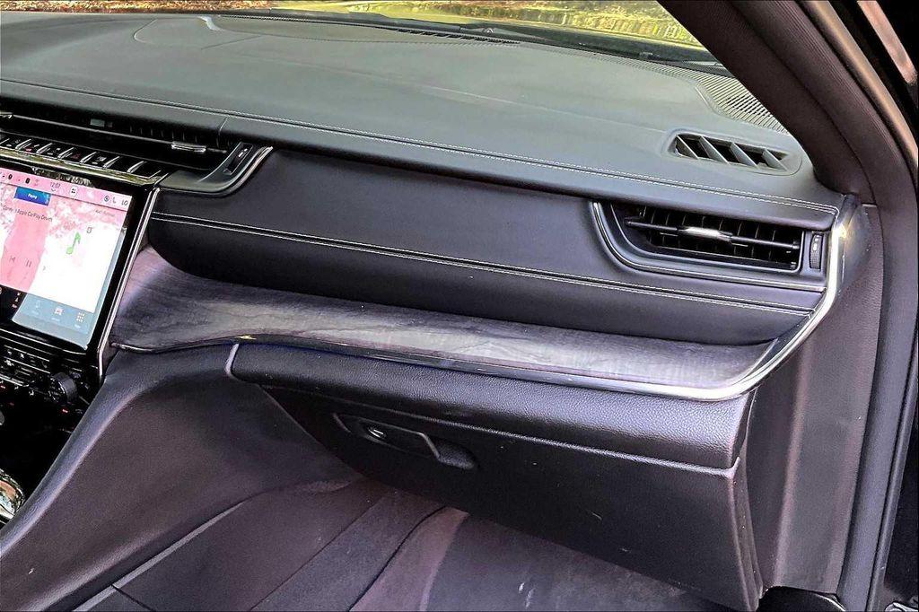 used 2024 Jeep Grand Cherokee car, priced at $39,400