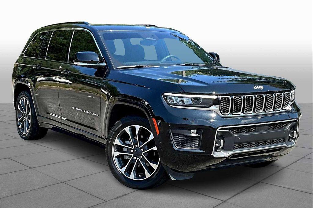 used 2024 Jeep Grand Cherokee car, priced at $39,400