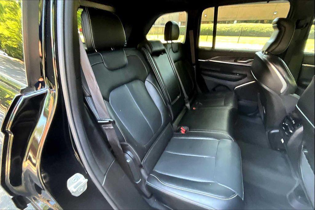 used 2024 Jeep Grand Cherokee car, priced at $39,400