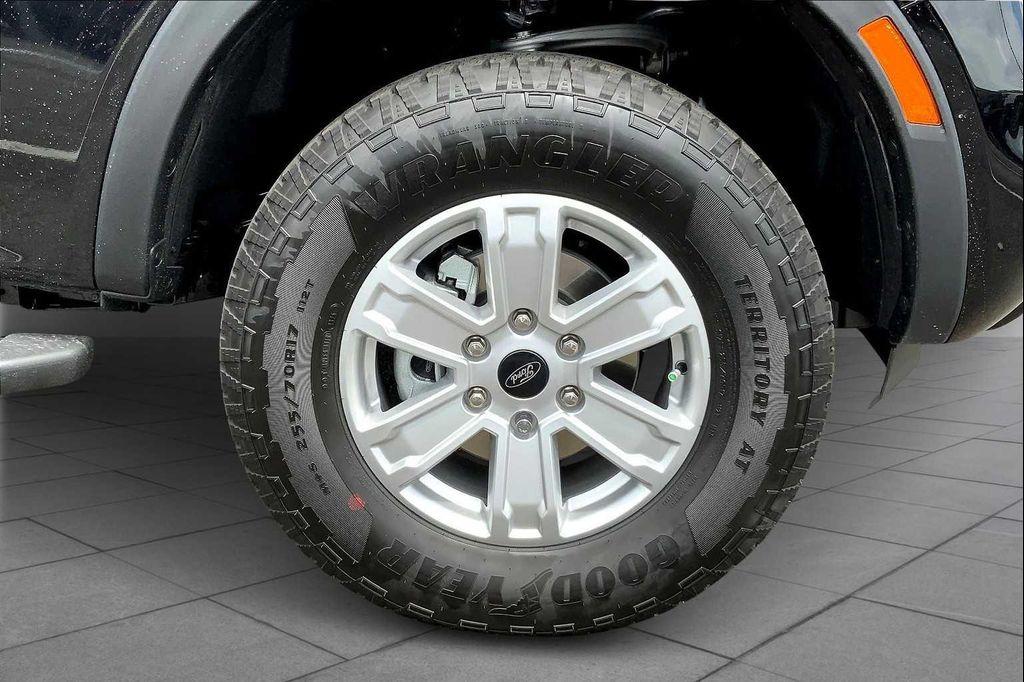 new 2025 Ford Ranger car, priced at $33,075