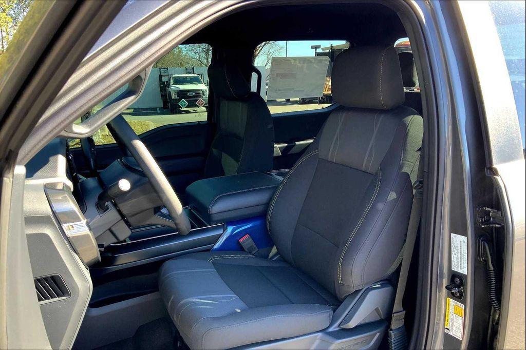 new 2025 Ford F-150 car, priced at $42,250