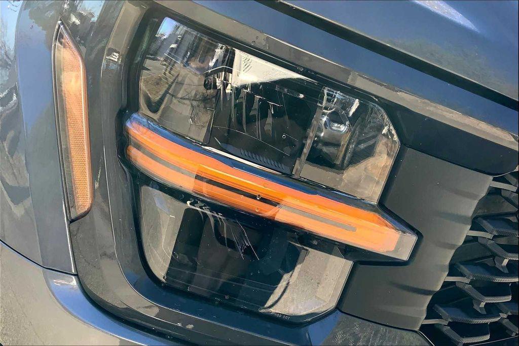 new 2025 Ford F-150 car, priced at $42,250